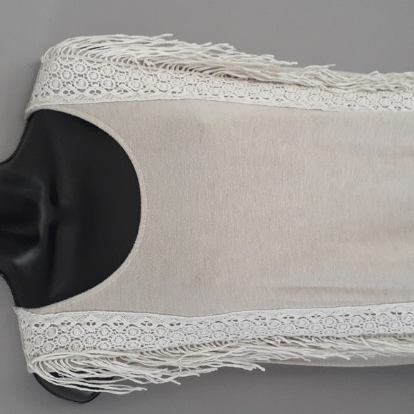 T Shirt Beige Fringe Lace Size L - Picture 3 of 6